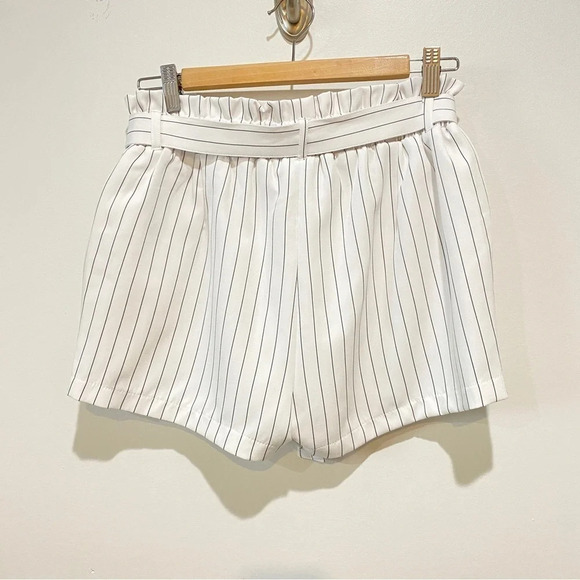 Revamped High Waisted Pinstriped Shorts Black & White Waist Tie Belt M - Picture 3 of 12